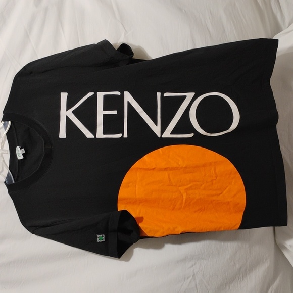 Authentic Paris Circle Logo Shirt Sz.M Worn 1X Light Flaw...